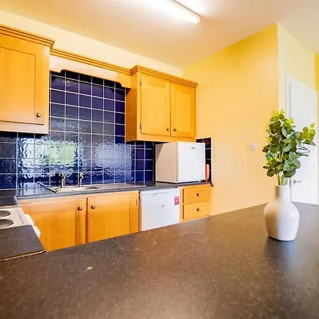 57 - Large Three Bed With Parking * Galway